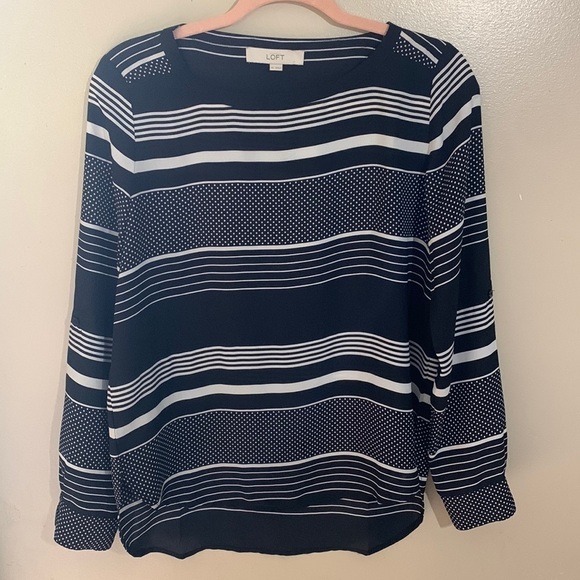 Loft Black and White Career Top |‎ XS - Picture 1 of 4